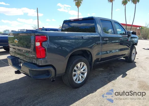 2021 Chevrolet Silverado 1500 2Wd Short Bed Custom z USA, uszkodzony, nr VIN 1GCPWBEK2MZ296479